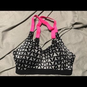 32C vSX sports bra